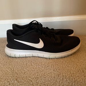 Black Nike Free Run Size 9